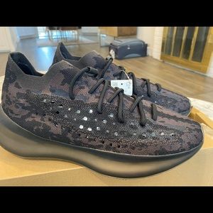 Yeezy boost 380 men’s sneakers BNIB